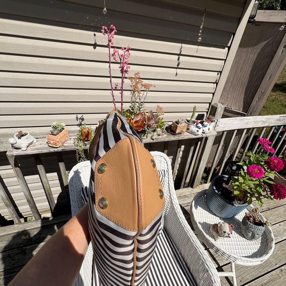 RARE! Henri Bendel Centennial Stripe Hobo Bag & Wallet Set - EUC - Picture 7 of 17